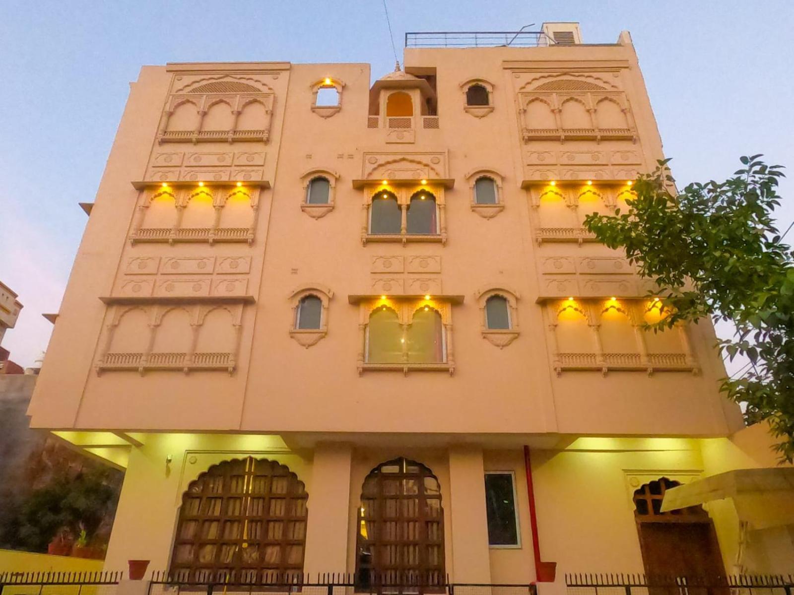 The Taj Vista Agra- Walking Distance To Taj Mahal Hotel อัครา ภายนอก รูปภาพ