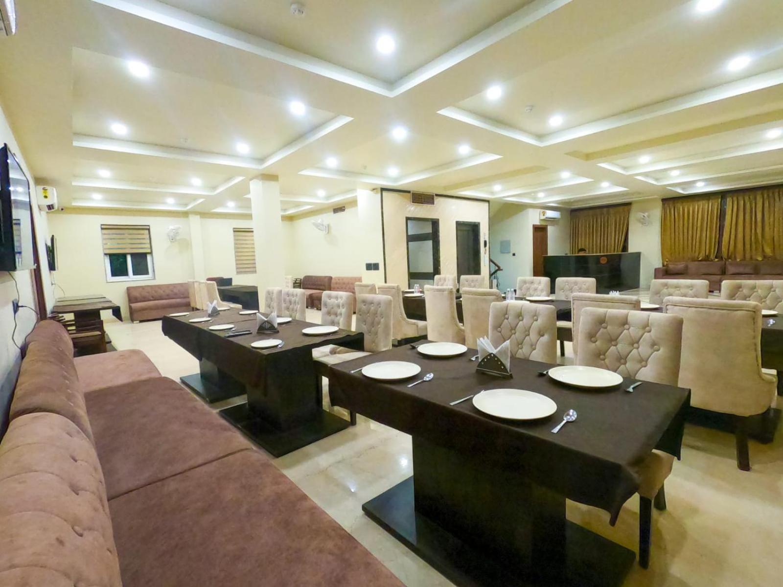 The Taj Vista Agra- Walking Distance To Taj Mahal Hotel อัครา ภายนอก รูปภาพ