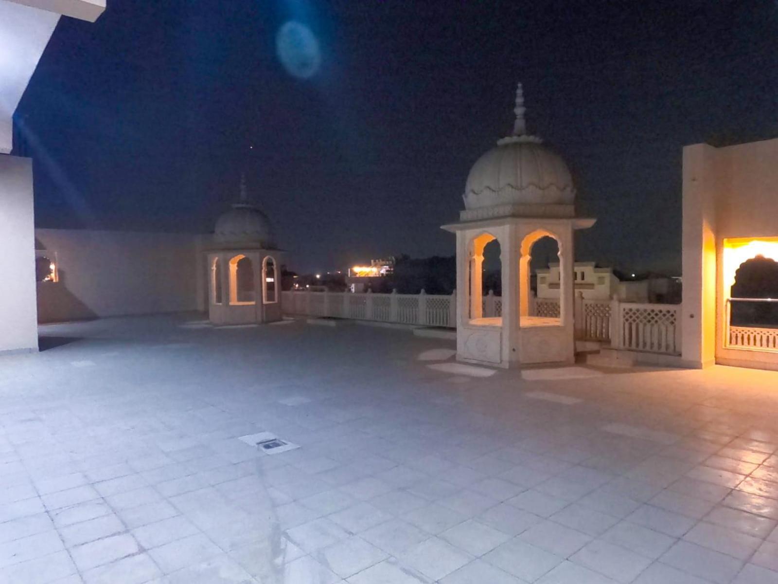 The Taj Vista Agra- Walking Distance To Taj Mahal Hotel อัครา ภายนอก รูปภาพ
