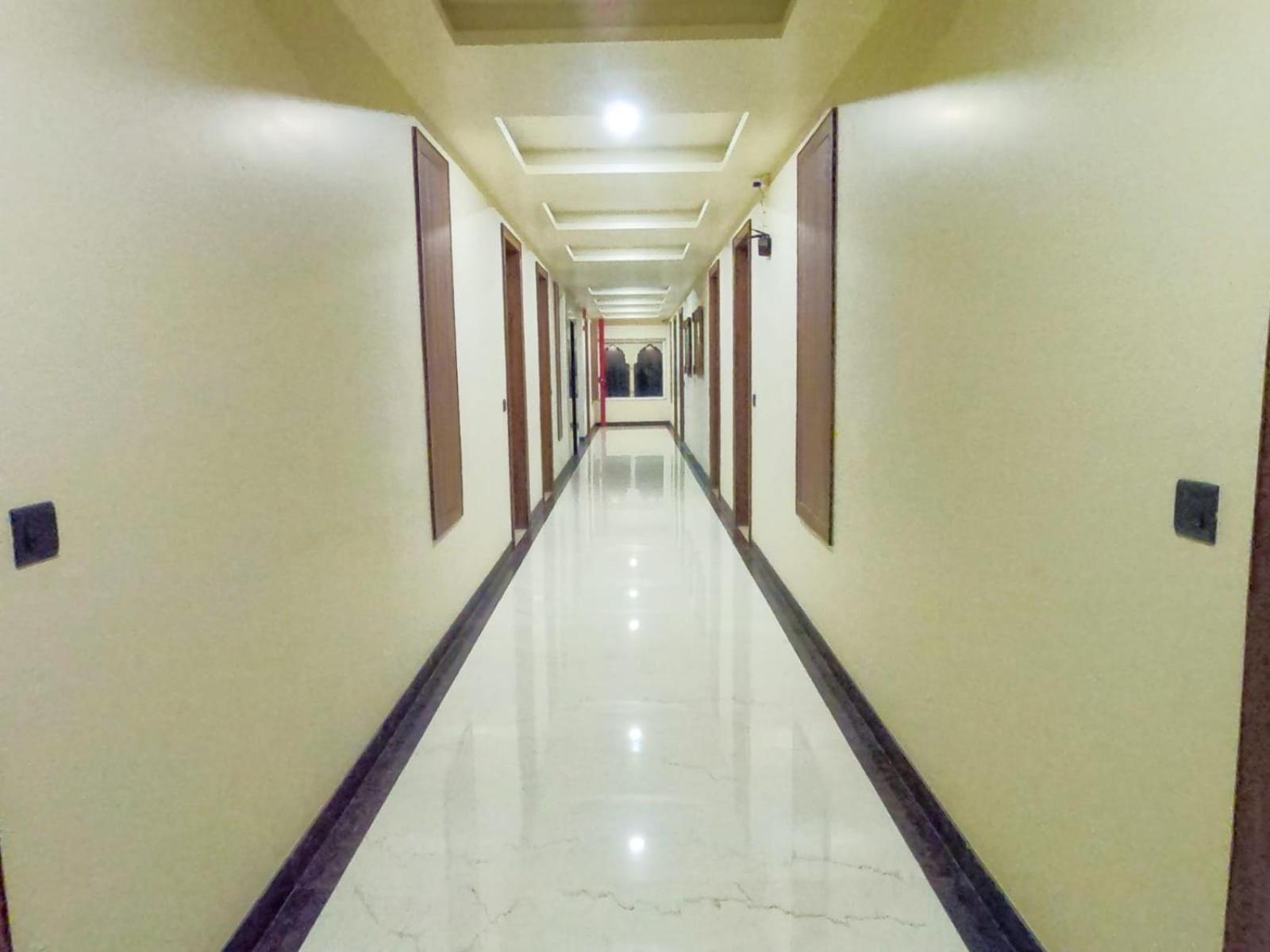 The Taj Vista Agra- Walking Distance To Taj Mahal Hotel อัครา ภายนอก รูปภาพ